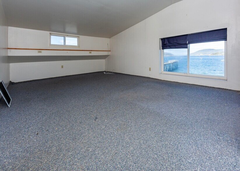 More Photos Of 109 Shore Rd, Southwest Harbor Flex For Sale