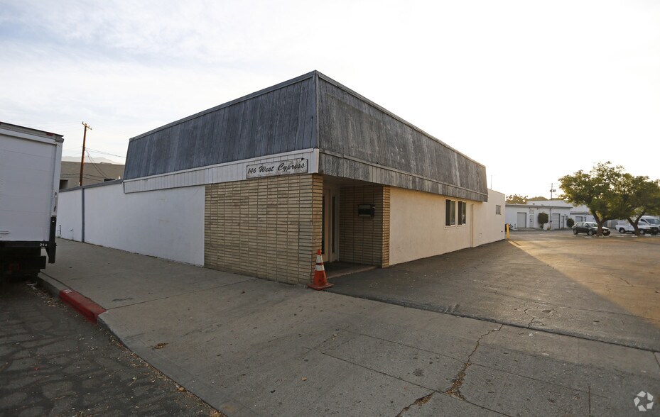 More Photos Of 150 W Cypress Ave, Burbank Warehouse For Sale