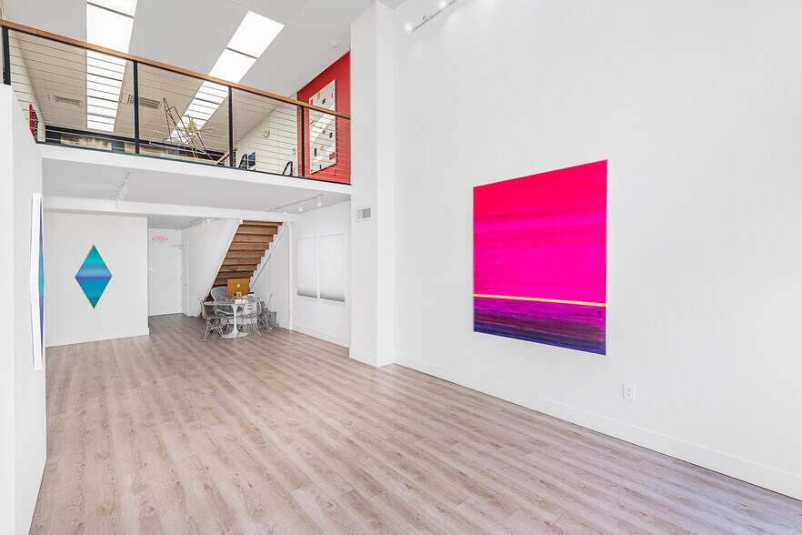 More Photos Of 260 Crandon Blvd, Key Biscayne Bank For Lease