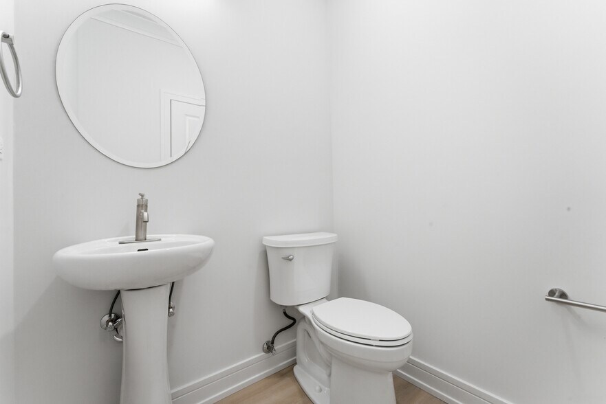 More Photos Of 214 N Walnut St, Bensenville Apartments For Sale