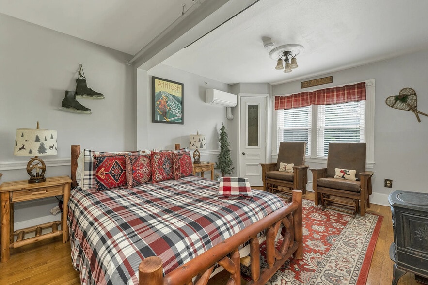 More Photos Of 342 US-302, Glen Hospitality For Sale