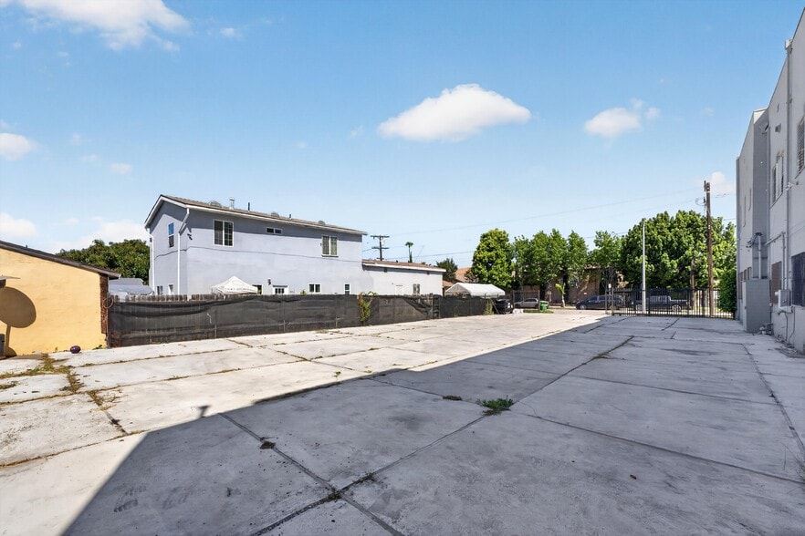 More Photos Of 7101 Menlo Ave, Los Angeles Religious Facility For Sale