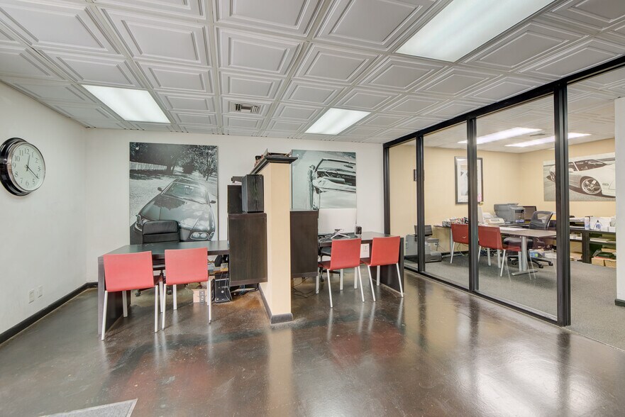 More Photos Of 2409 SW 59th Ter, West Park Auto Dealership For Sale