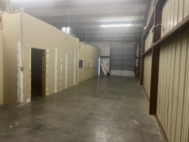 More Photos Of 1510 Mid Cities Dr, Pharr Warehouse For Lease