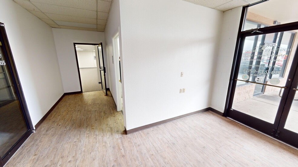 More Photos Of 2027-2035 B St, Colorado Springs General Retail For Sale