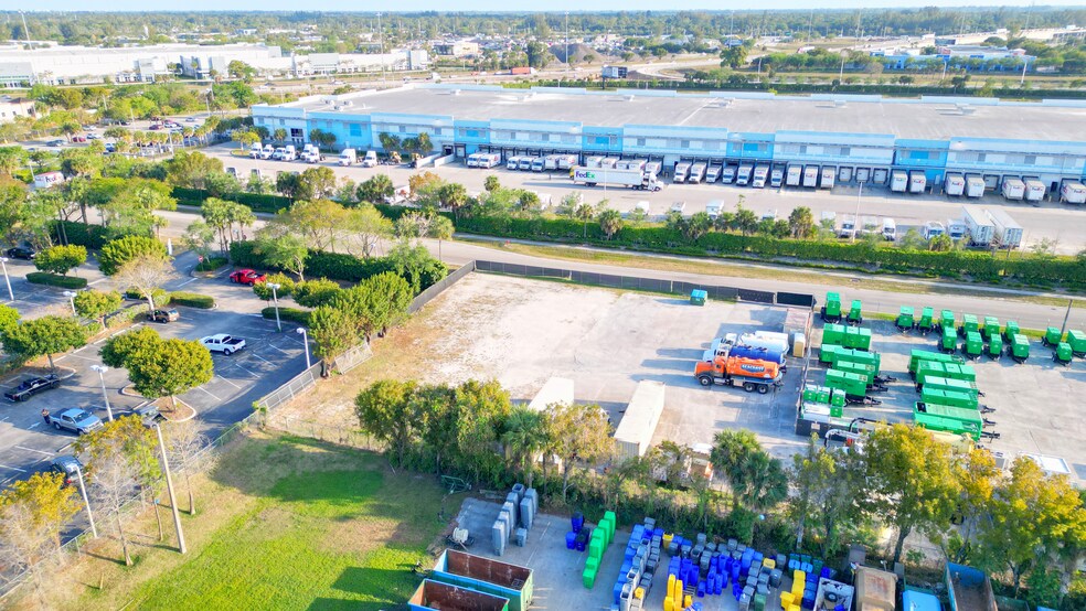 More Photos Of 766 Pike Rd, West Palm Beach Land For Lease