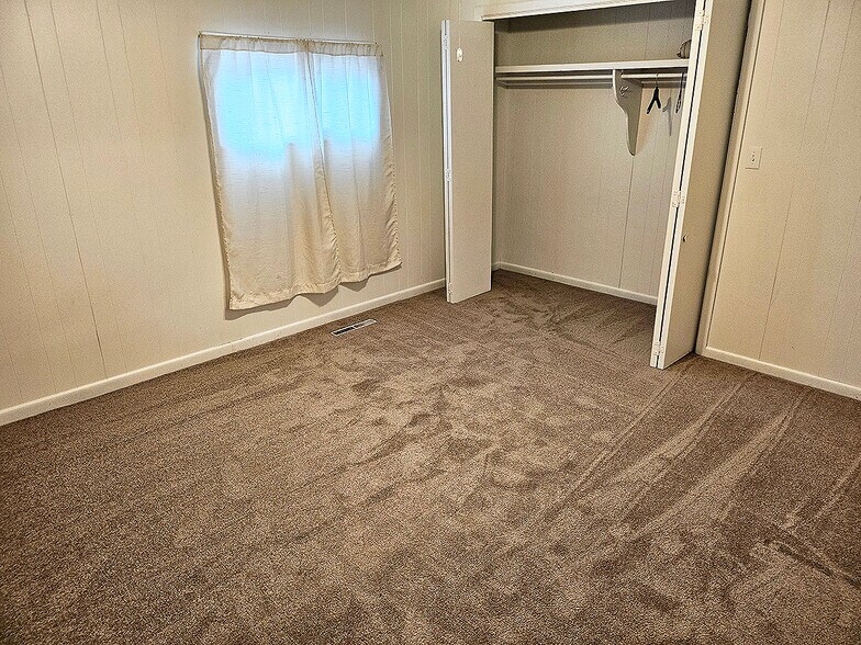 More Photos Of 540 S Main St, Galva Storefront Retail Residential For Sale