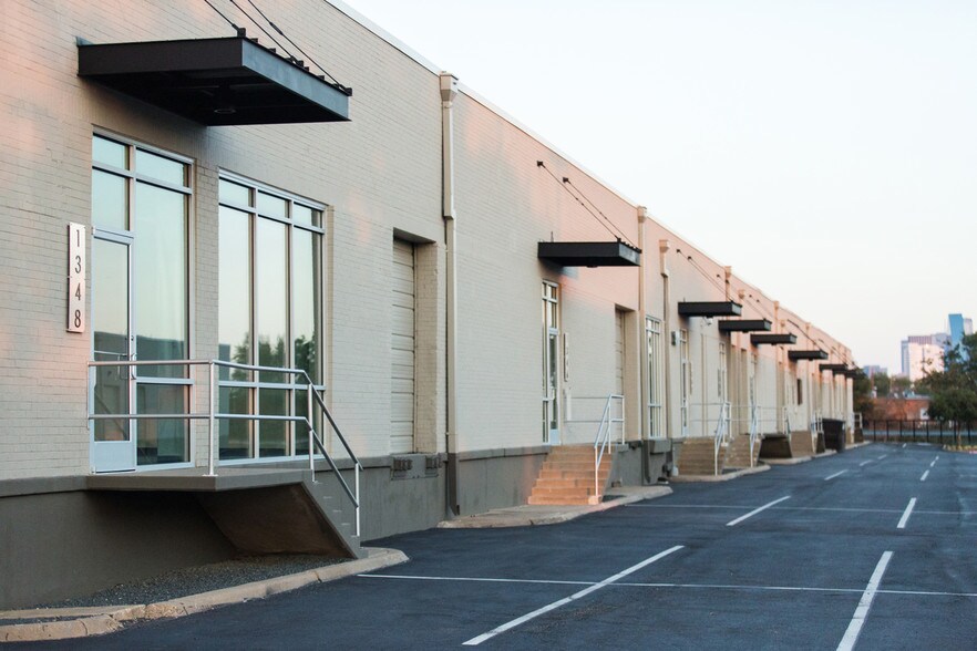 Primary Photo Of 1319-1359 Motor Cir, Dallas Warehouse For Lease