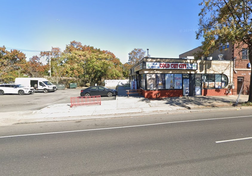 More Photos Of 230 Atlantic Ave, Oceanside Freestanding For Sale