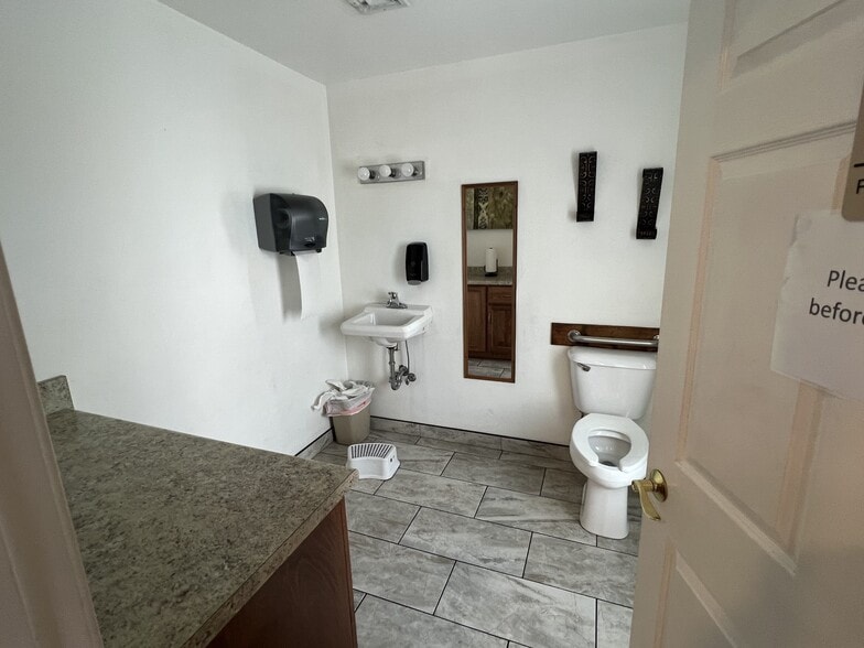 More Photos Of 211 W Dunbar Cave Rd, Clarksville Warehouse For Sale
