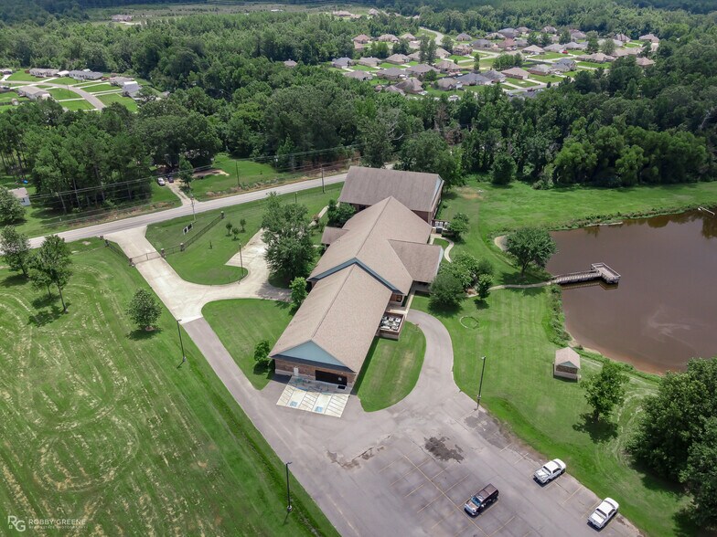 More Photos Of 10100 Woolworth Rd, Keithville Medical For Lease