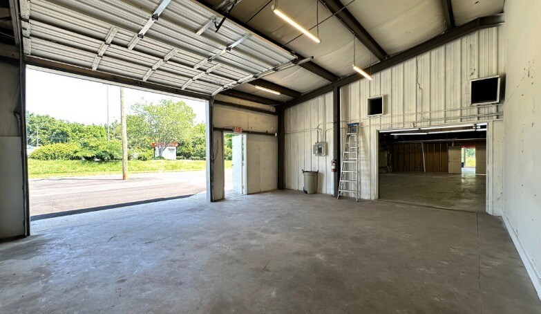 More Photos Of 165 Mayo St, Hillsborough General Retail For Lease