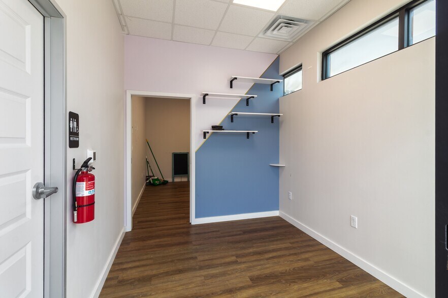 More Photos Of 2609 E 29th St, Bryan Freestanding For Sale