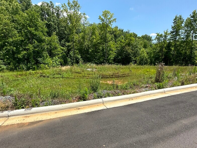 More Photos Of 119 Metrolina Dr, Shelby Manufacturing For Sale