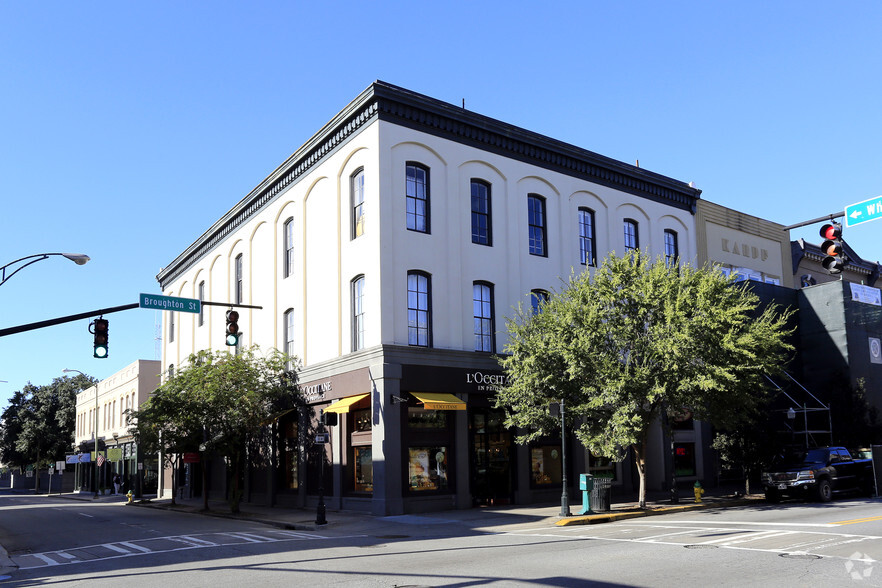 Primary Photo Of 101-103 W Broughton St, Savannah Storefront Retail Residential For Lease