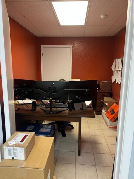 More Photos Of 575 7th St, Beaumont Office For Sale