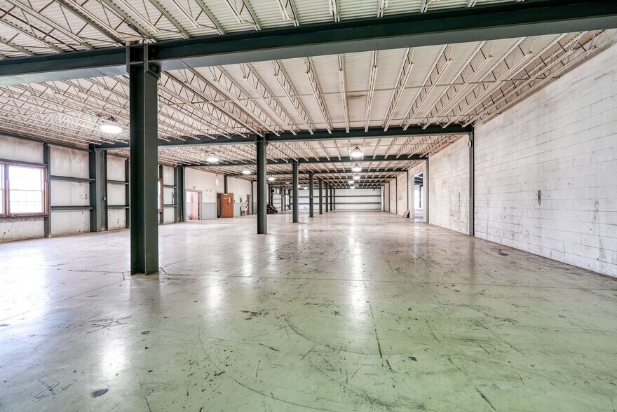 More Photos Of 2 Brewery Ln, Elverson Distribution For Lease