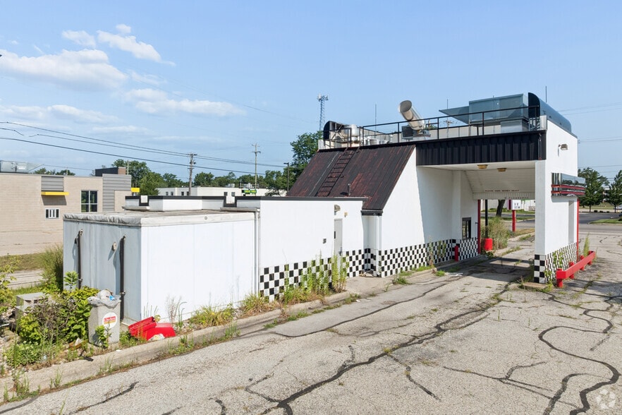 More Photos Of 554 E 8th St, Holland Fast Food For Sale