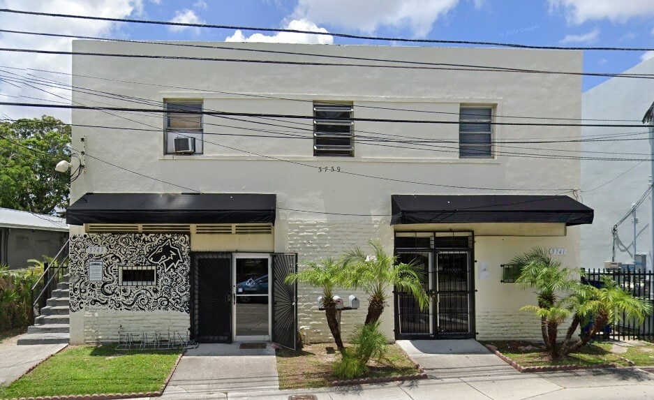 More Photos Of 3386 S Douglas Rd, Miami Freestanding For Sale