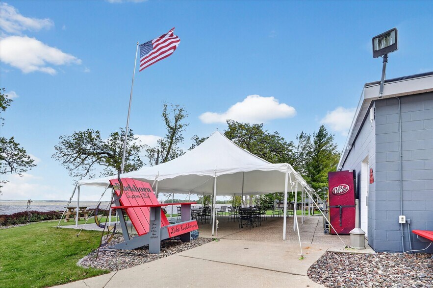 More Photos Of 11802 N Charley Bluff Rd, Milton Restaurant For Sale