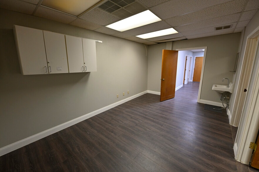 More Photos Of 9502 Computer Dr, San Antonio Medical For Sale