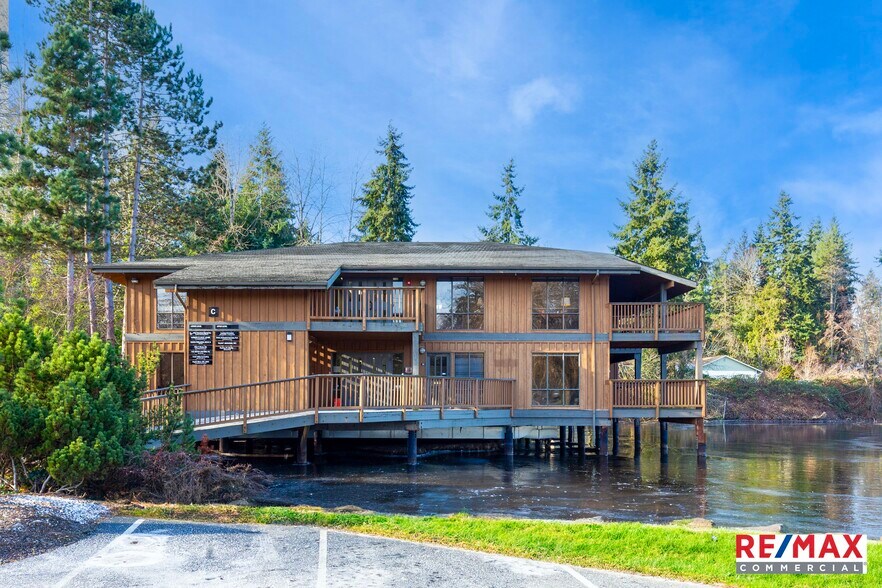 More Photos Of 20102 Cedar Valley Rd, Lynnwood Office For Sale