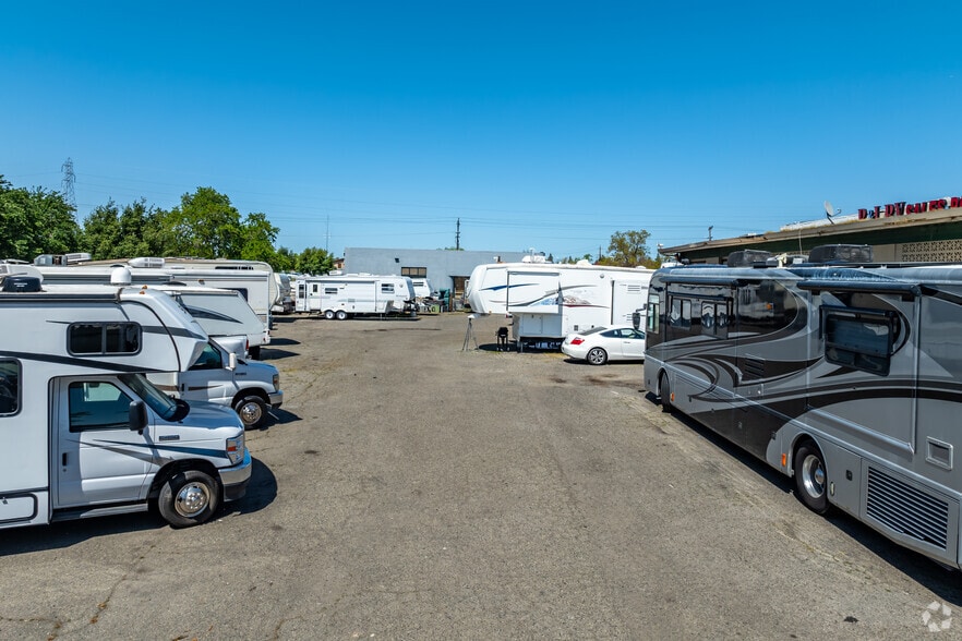 More Photos Of 11 Quinta Ct, Sacramento Industrial For Sale