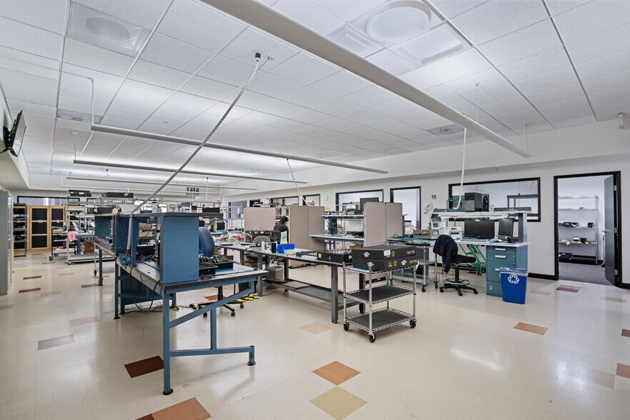 More Photos Of 2320 Cousteau Ct, Vista Light Manufacturing For Lease