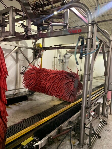 More Photos Of 5600 New Wilke Rd, Rolling Meadows Carwash For Sale