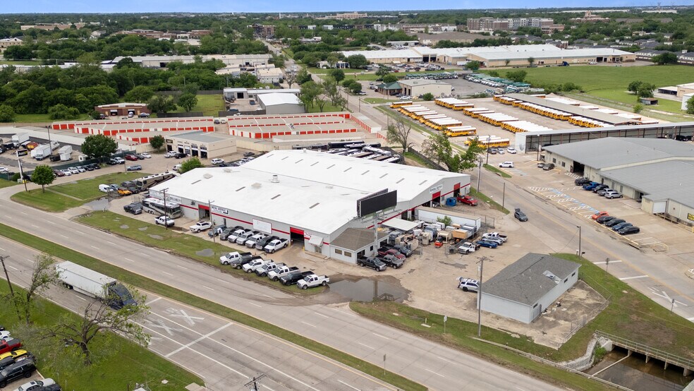 More Photos Of 699 E Highway 121 Business, Lewisville Warehouse For Sale