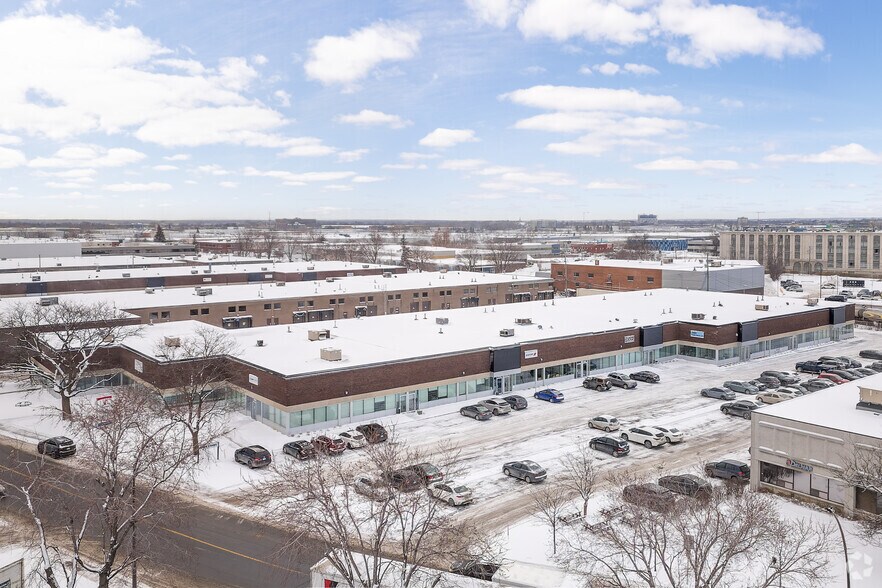 More Photos Of 2401-2465 Ave 46th, Montréal Warehouse For Lease
