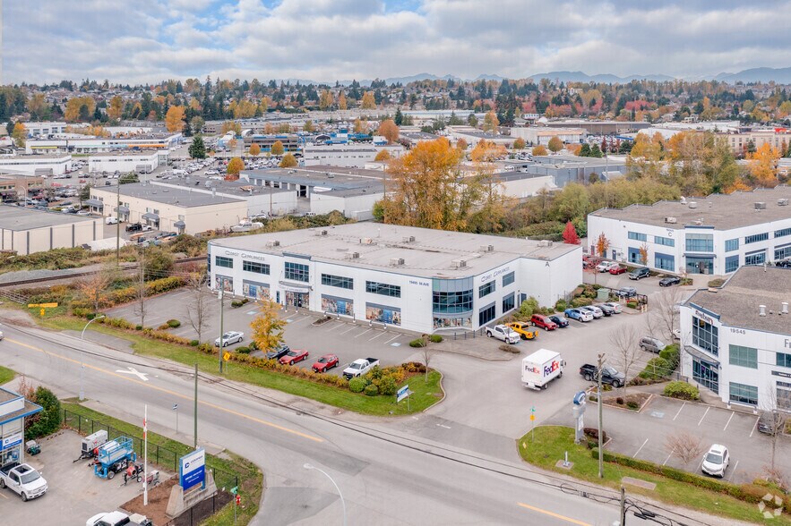 More Photos Of 19495 56th Ave, Surrey Showroom For Lease