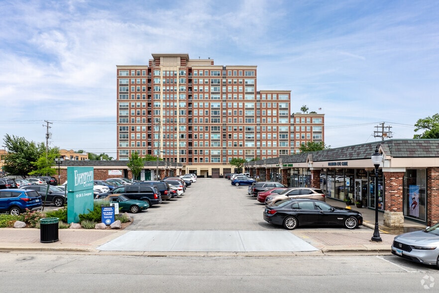 More Photos Of 10-36 S Evergreen Ave, Arlington Heights Unknown For Lease