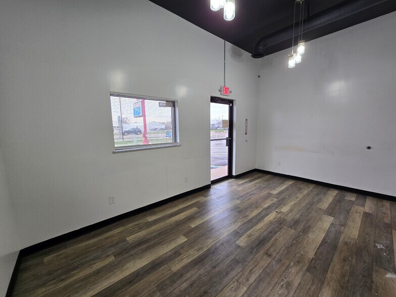 More Photos Of 3895 N Euclid Ave, Bay City Office For Sale