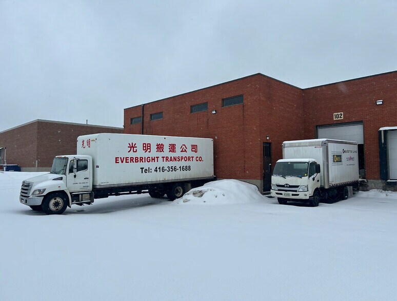 More Photos Of 100-120 Ferrier St, Markham Light Distribution For Lease