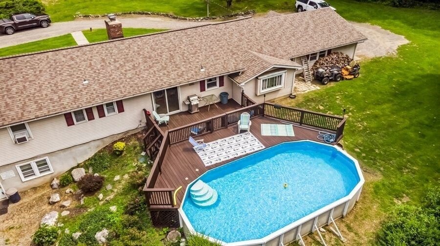 More Photos Of 109-111 N Cross Rd, Lagrangeville Veterinarian Kennel For Sale