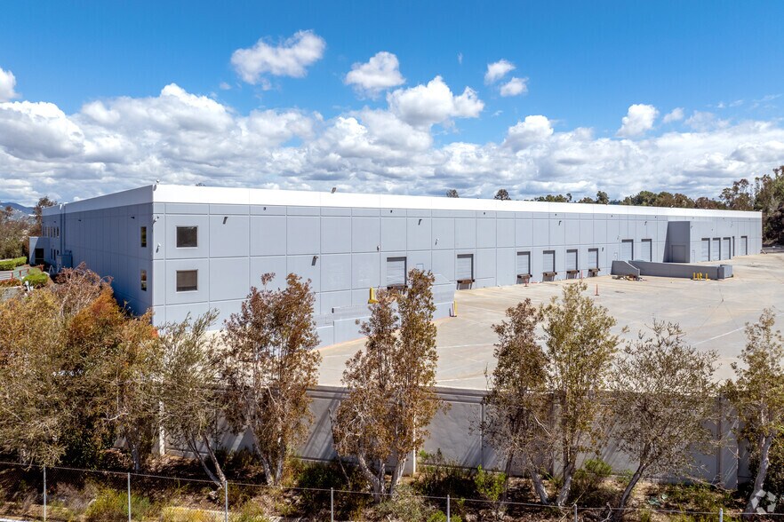 More Photos Of 2611 Business Park Dr, Vista Manufacturing For Lease