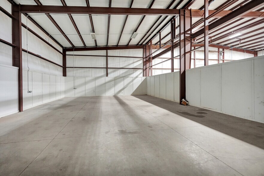 More Photos Of 10712 W County Road 77, Midland Service For Lease