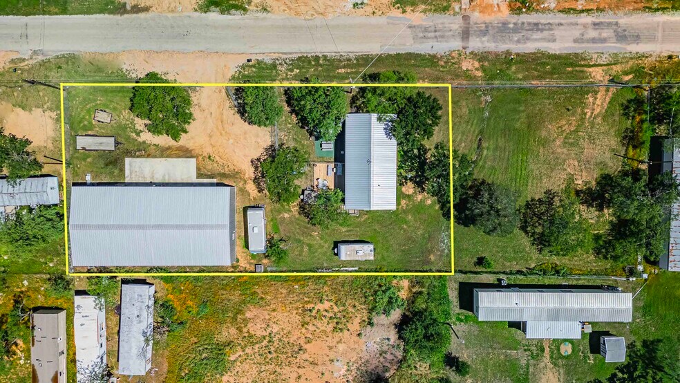 More Photos Of 570 Poncho St, Kingsland Warehouse For Sale