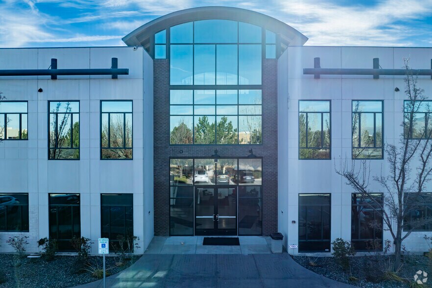 More Photos Of 425 Maestro Dr, Reno Medical For Lease