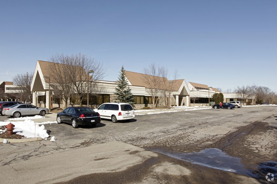 More Photos Of 15130-15148 Levan Rd, Livonia Medical For Lease