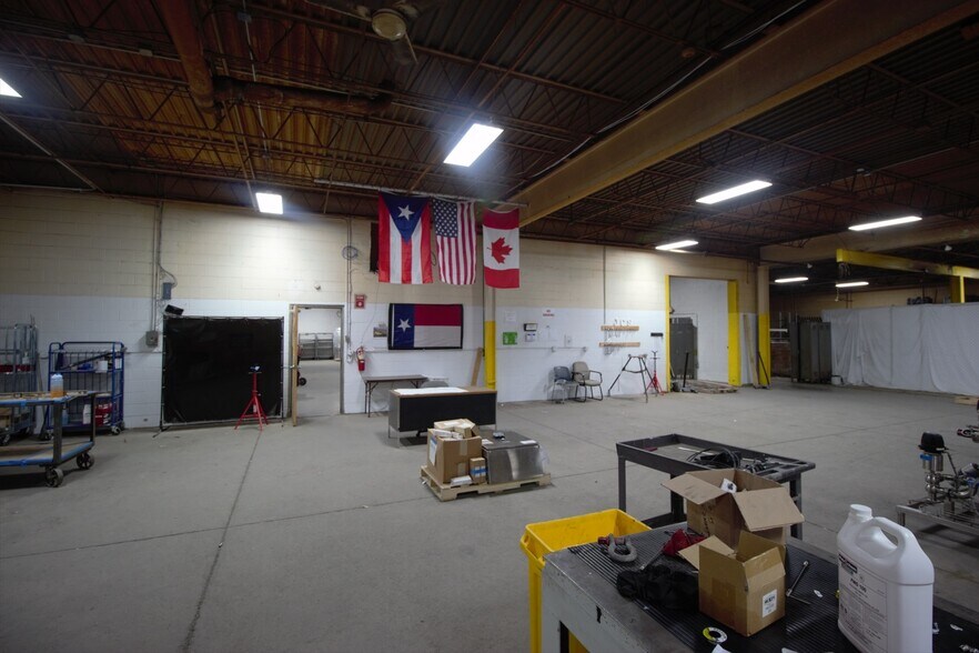 More Photos Of 2025 Brighton Henrietta Town Line Rd, Rochester Manufacturing For Lease