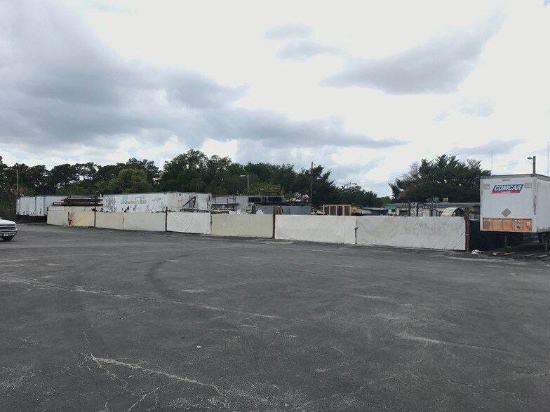 More Photos Of 6127-6157 Cyril Ave, Orlando Manufacturing For Lease