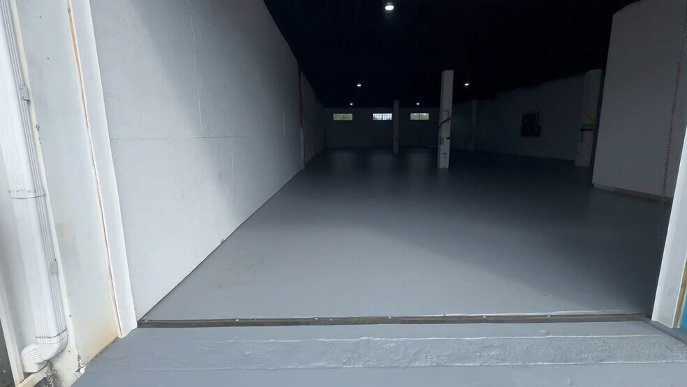 Primary Photo Of 995 NW 72nd St, Miami Warehouse For Lease