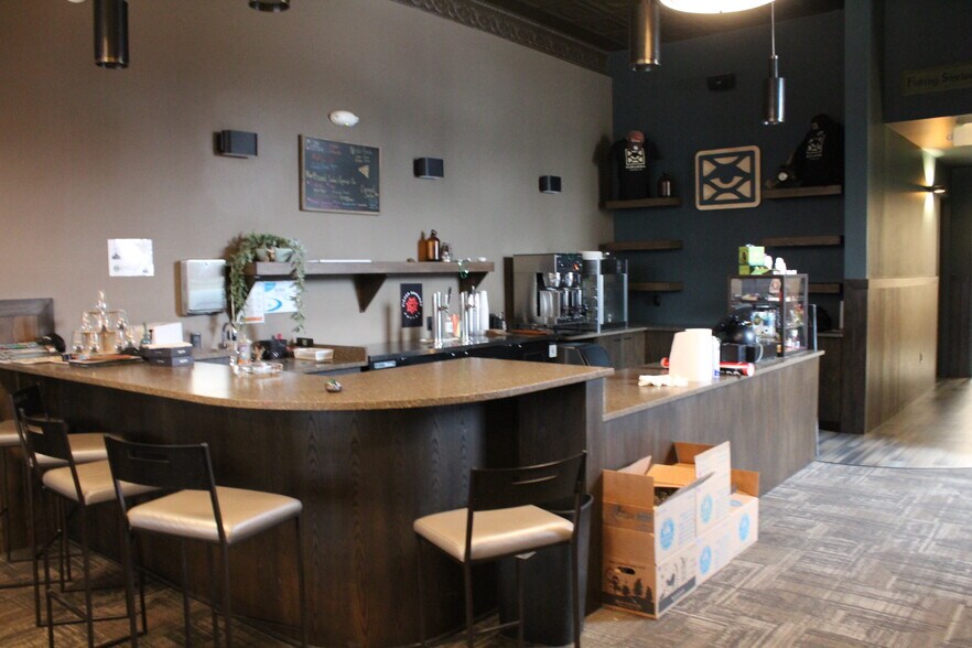 More Photos Of 302 S Cedar St, Kalkaska Storefront For Lease