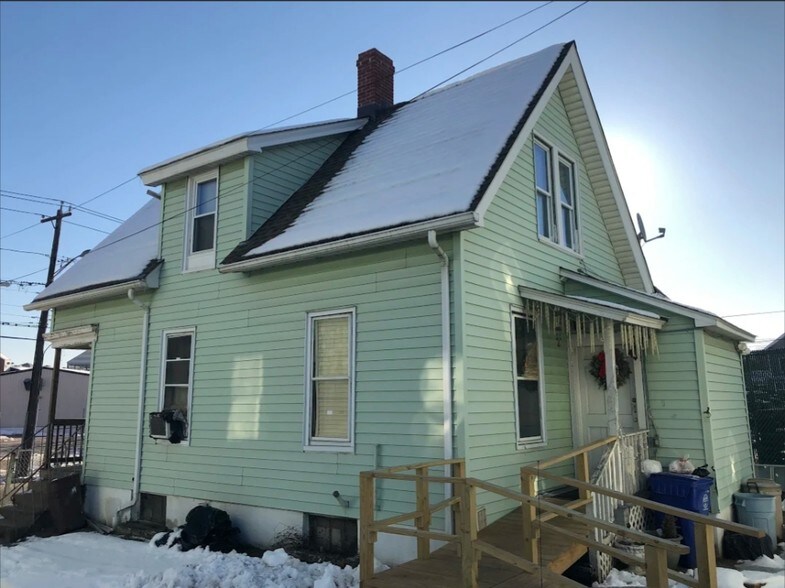 Primary Photo Of 122 S Main St, Norwalk Apartments For Sale