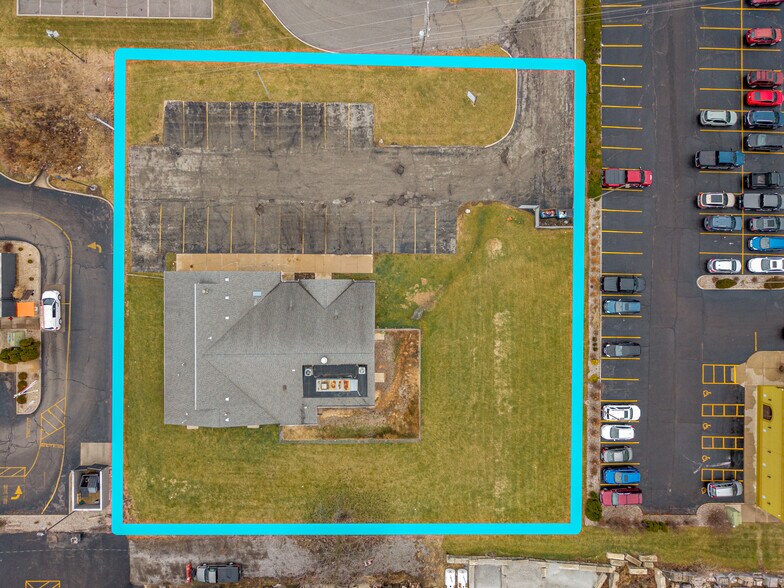 More Photos Of 1138 N Main St, Crown Point Office For Sale