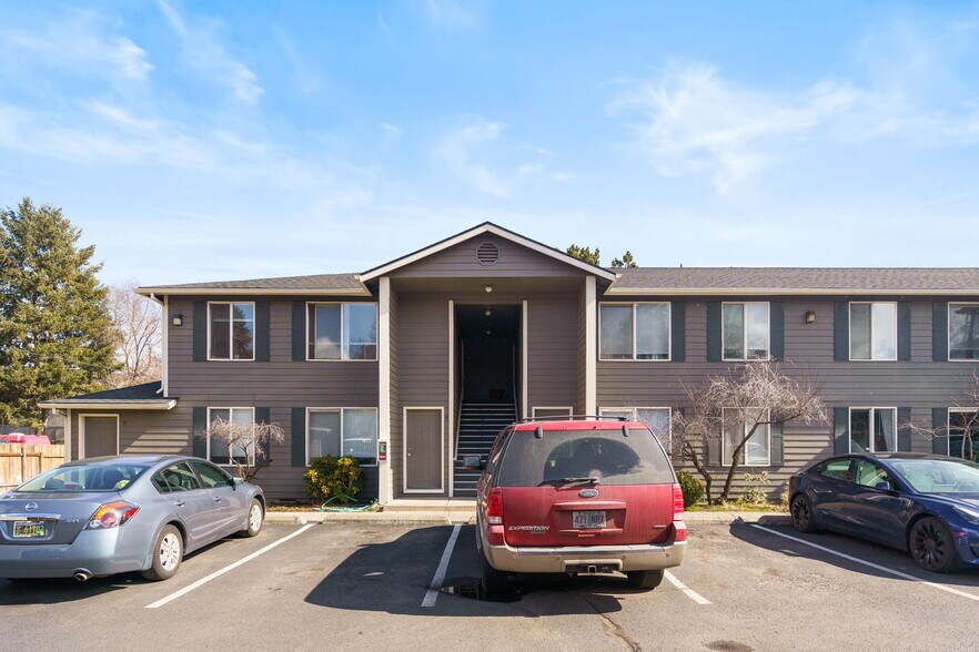 More Photos Of 414 NE Norton Ave, Bend Apartments For Sale