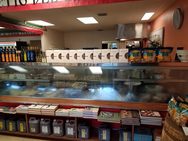 More Photos Of 2080 Constitution Blvd, Sarasota Freestanding For Sale