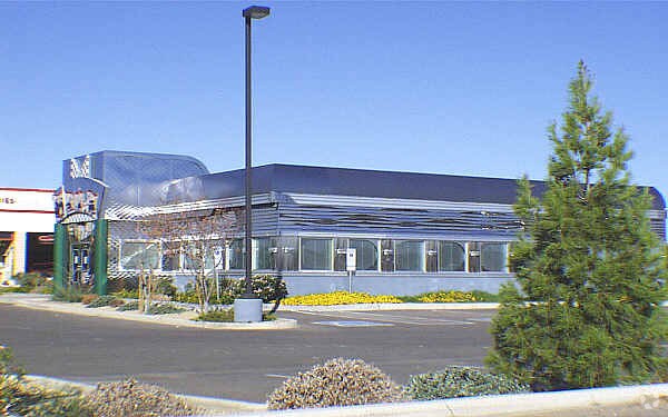 More Photos Of 5558 W Bell Rd, Glendale Restaurant For Sale